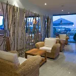 South Pearl Apartment *