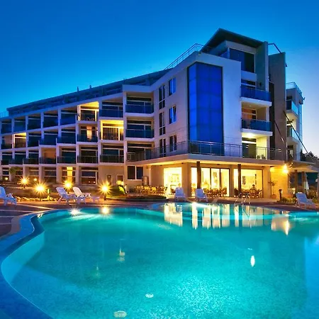 South Pearl Apartment *